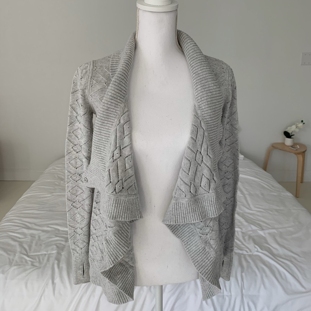 Ivivva Kids Size 14 Knit Sweater Fits Women Size 4